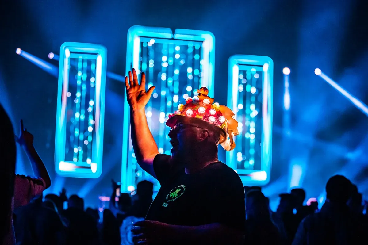 REVERZE TOTAL TAKE OVER 23 - Gallery