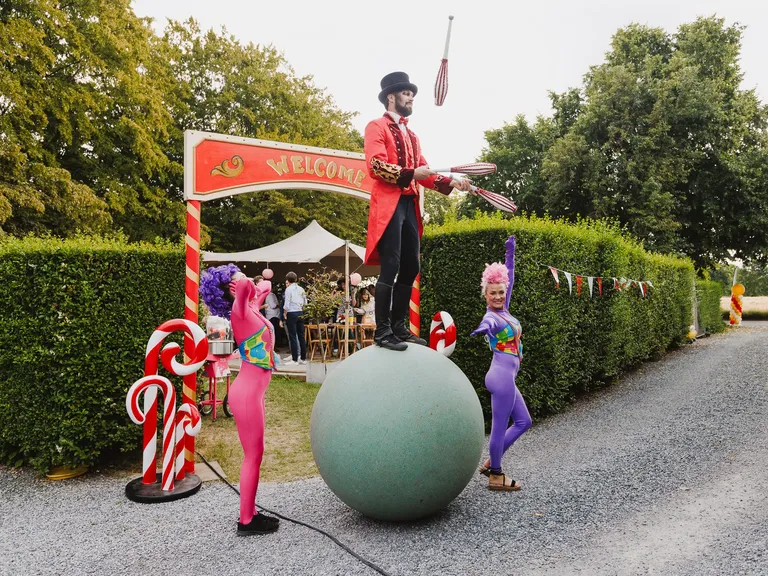 SUMMER CIRCUS
